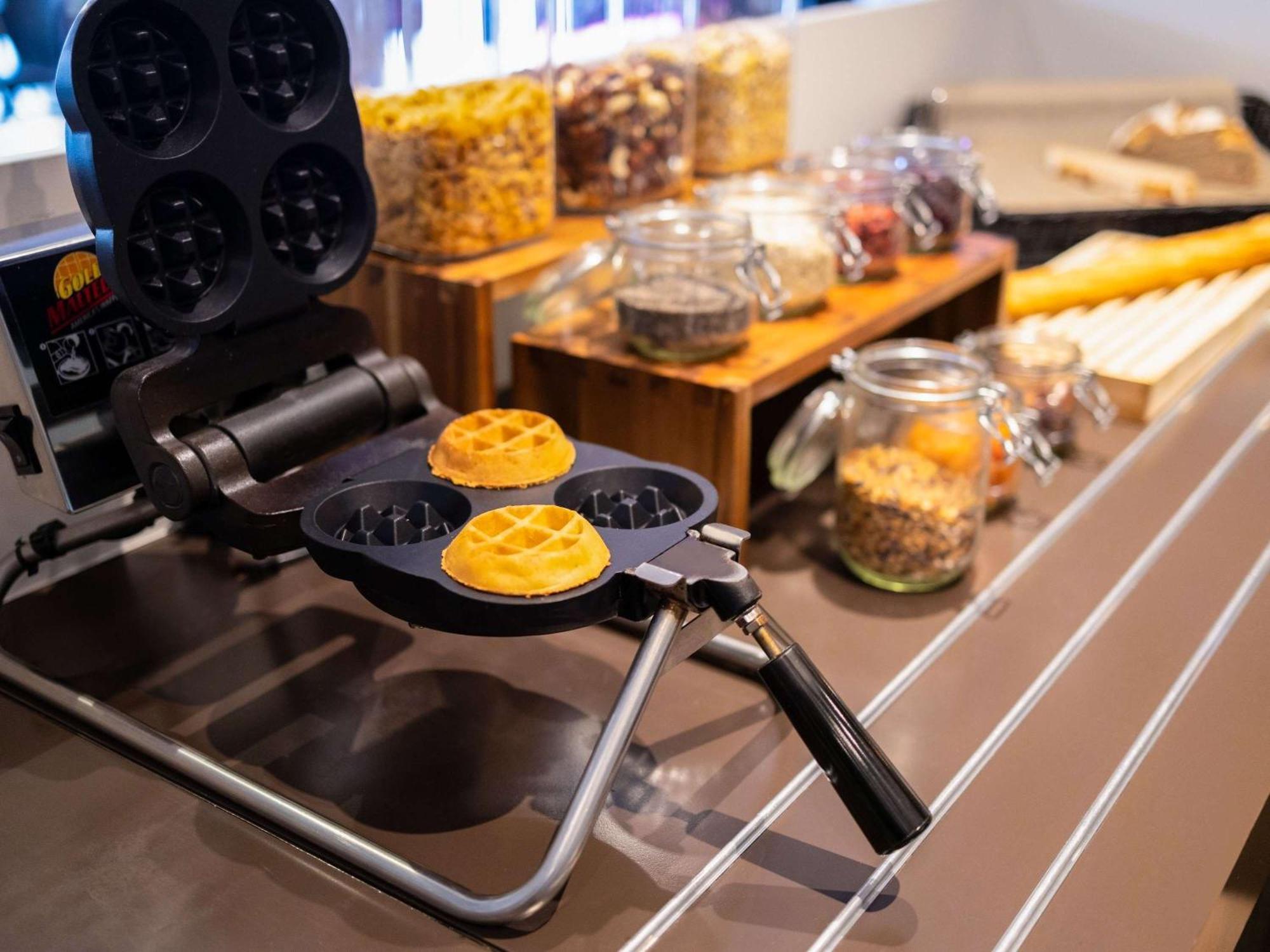 Ibis Styles Hotel Brussels Centre Stephanie Saint-Gilles Luaran gambar